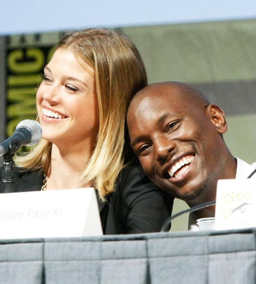 Auf Schmusekurs: Tyrese Gibson und Kollegin Adrianne Palicki