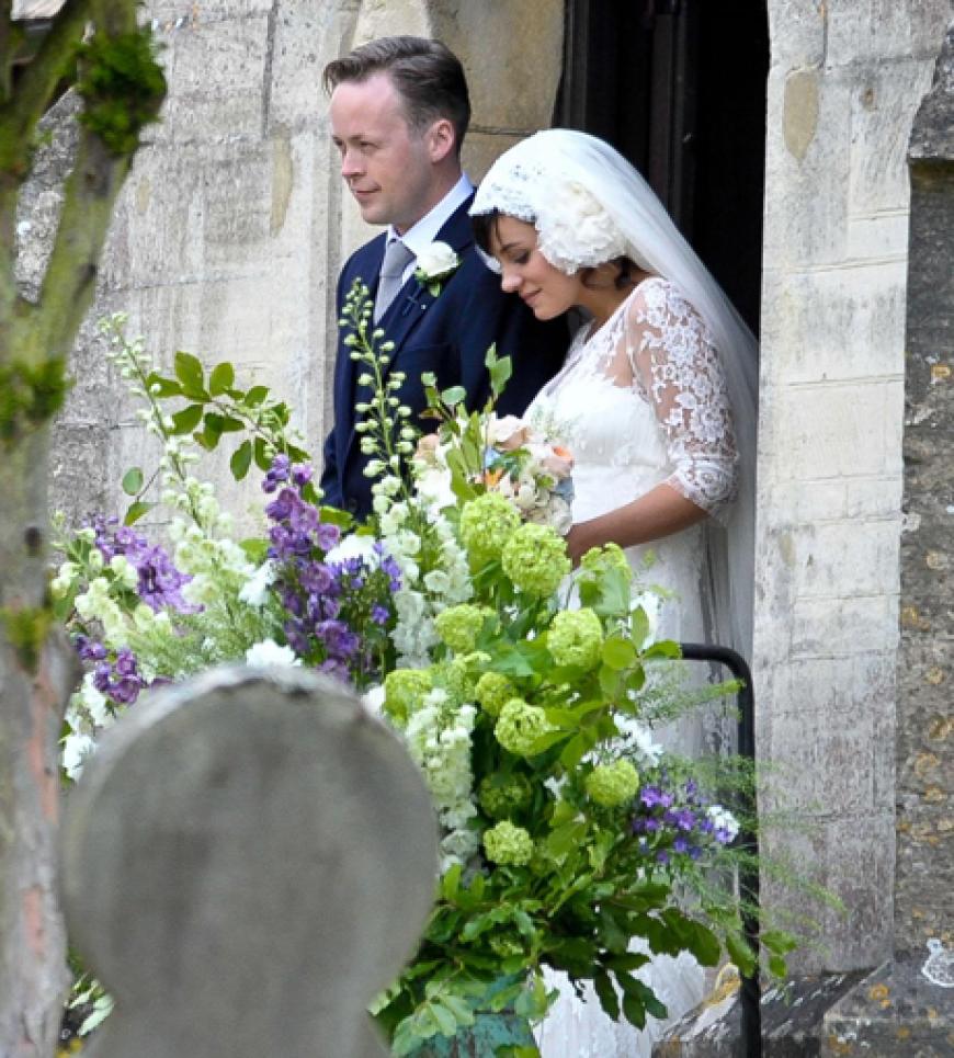 Endlich Mann und Frau: Lily Allen und Sam Cooper verlassen die Kirche nach der Trauung