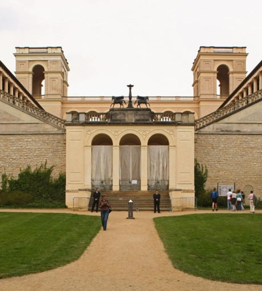 Das Schloss Belverde in Potsdam wurde schon am Samstagnachmittag von Sicherheitsleuten abgeschirmt