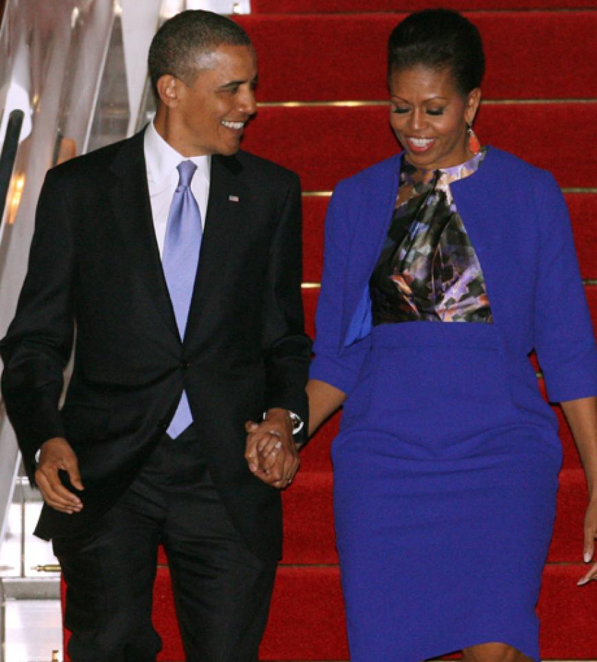 Mit der Air Force One kamen die Obamas nach England geflogen und strahlten trotz langem Flug viel Energie aus