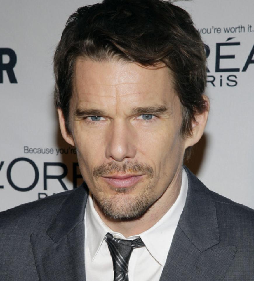 Hahn im Korb: Schauspieler Ethan Hawke gehörte zu den wenigen Männern auf er Veranstaltung