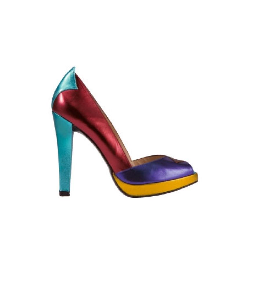Colour Blocking mit
leichtem Glanz von Beverly Feldman, ca. 170 Euro