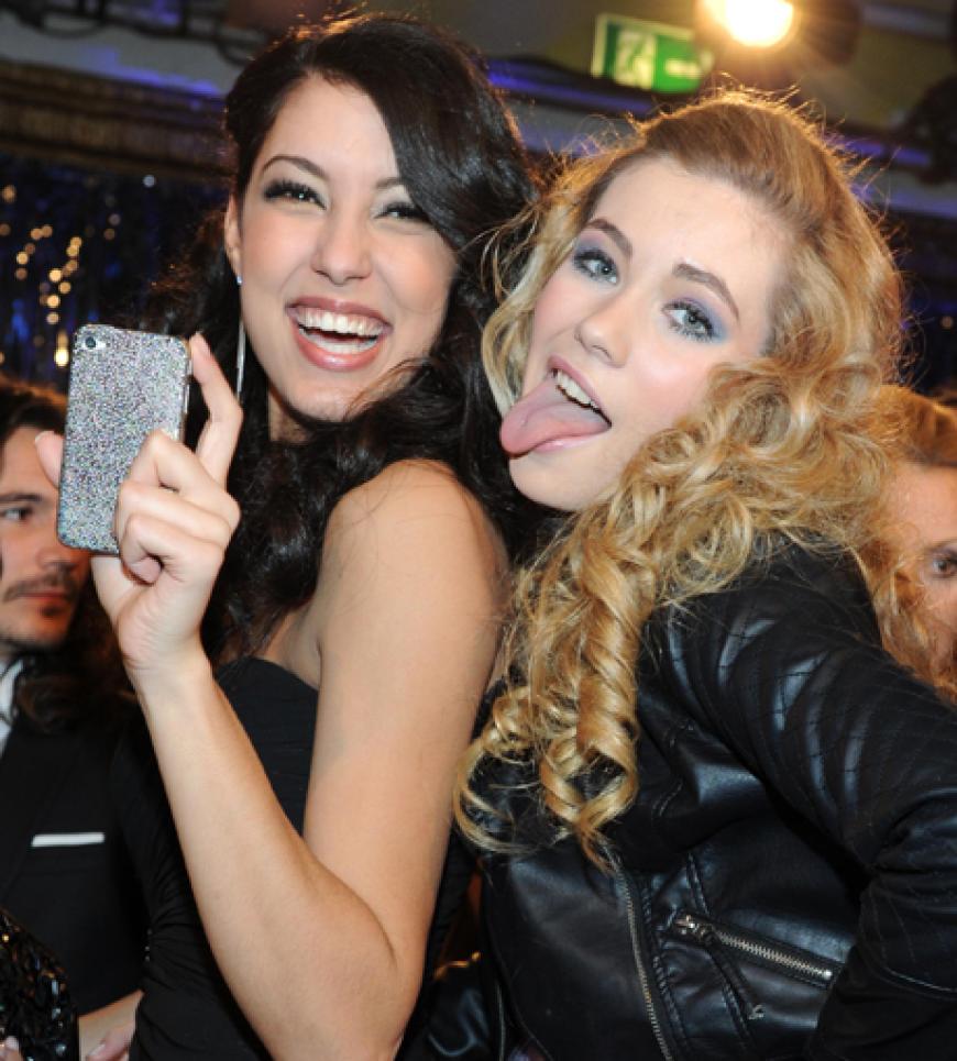 Am Montag, 30.1., fand die alljährliche Lambertz Schoko Fashion Party im Alten Wartesaal in Köln statt. GNTM-Models Rebecca Mir und Amelie Klever feierten nicht nur auf dem Catwalk - sondern auch nach der Show. Und auch diese Promis waren dabei!