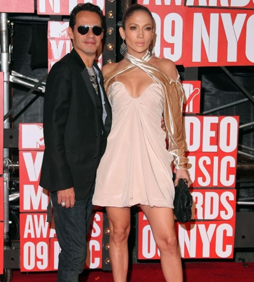 Jennifer Lopez und ihr Ehemann Marc Anthony konnten mal wieder einen gemeinsamen Abend verbringen. Um ihre Zwillige kümmerte sich ein Babysitter