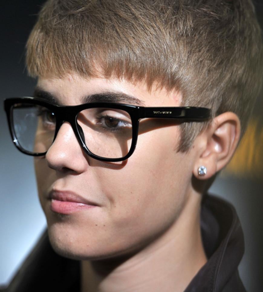 Justin Bieber mit seiner typischen Brille