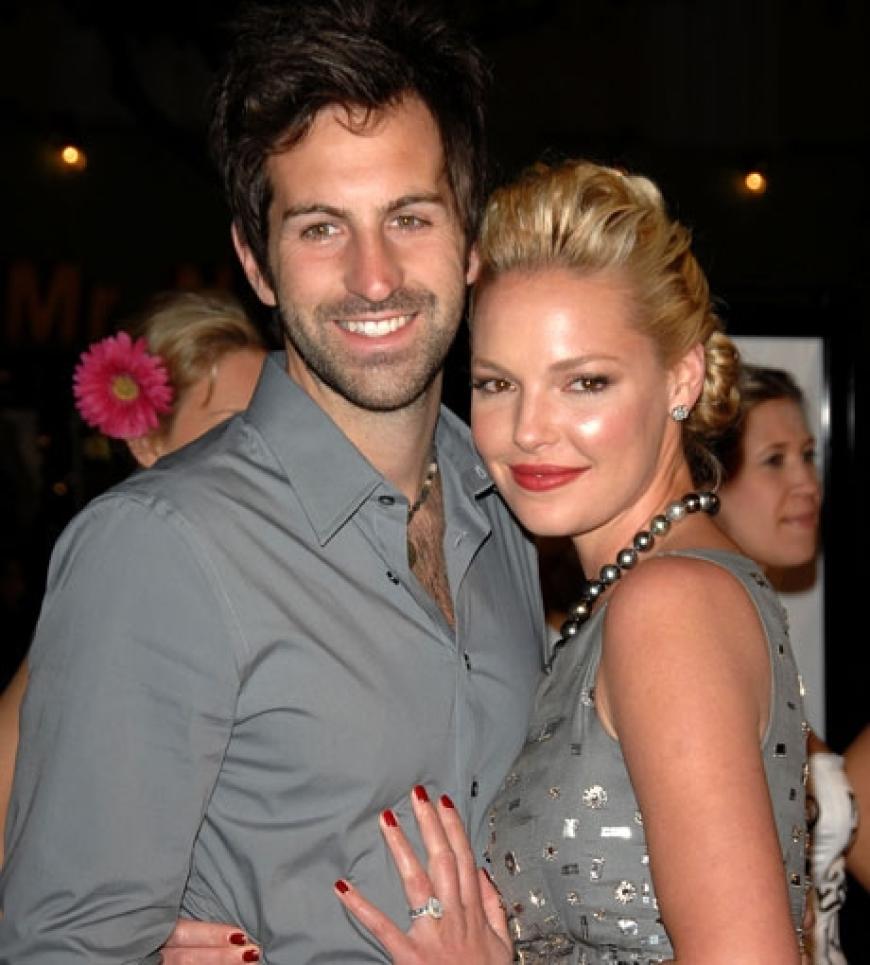 Schauspielerin Katherine Heigl wurde 2009 über Nacht Mutter. Sie und ihr Ehemann Josh adoptierten im Oktober die kleine Naleigh aus Korea und sind seitdem stolze Eltern