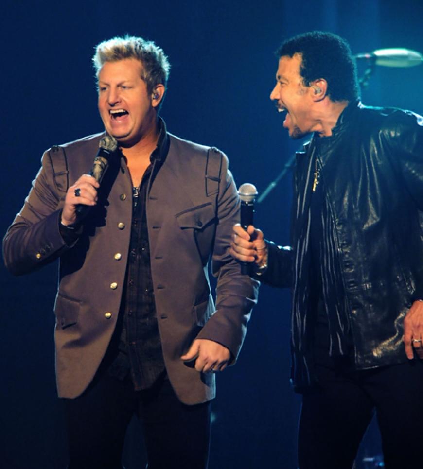 Wow, das war eine Überraschung: Lionel Richie trat mit Rascal Flatt auf