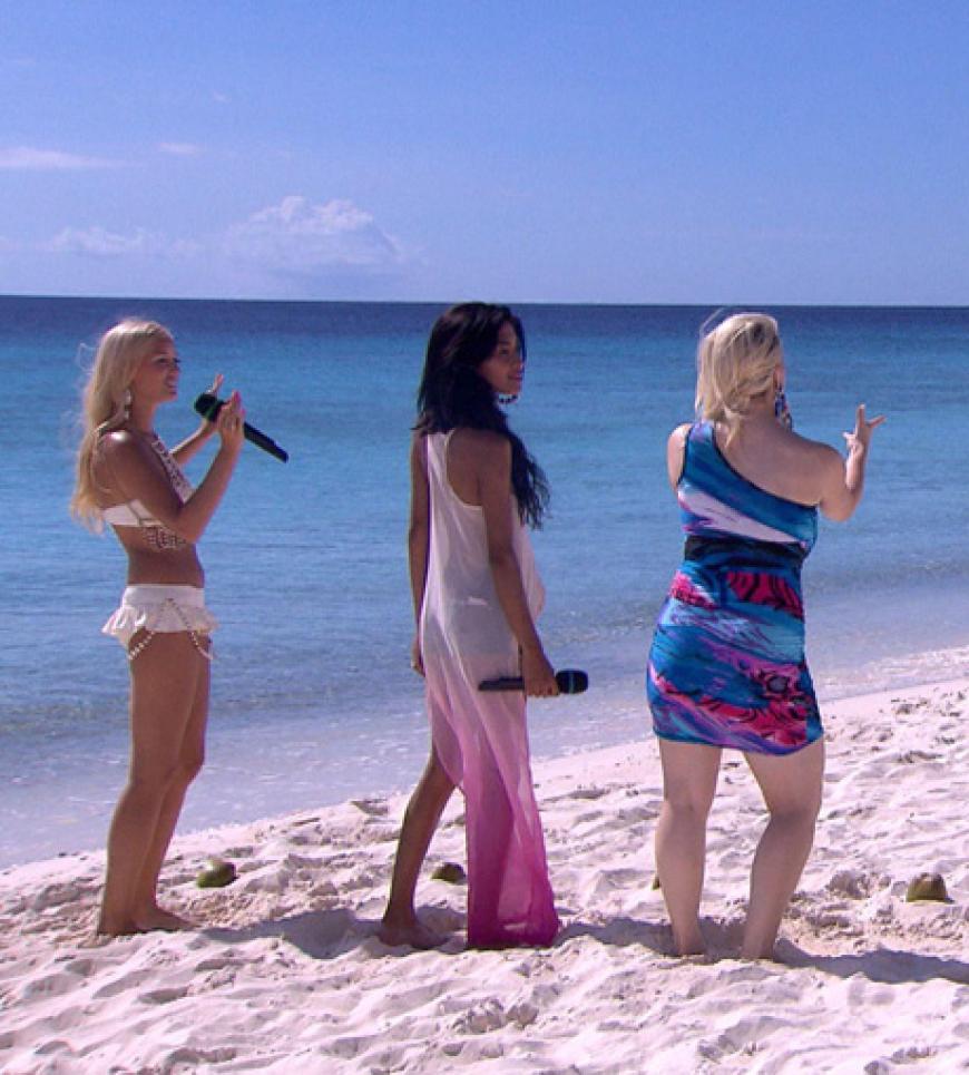 Diyana und Oksana gemeinsam mit´ Beatrice Egli (r.) bei ihrem Auftritt