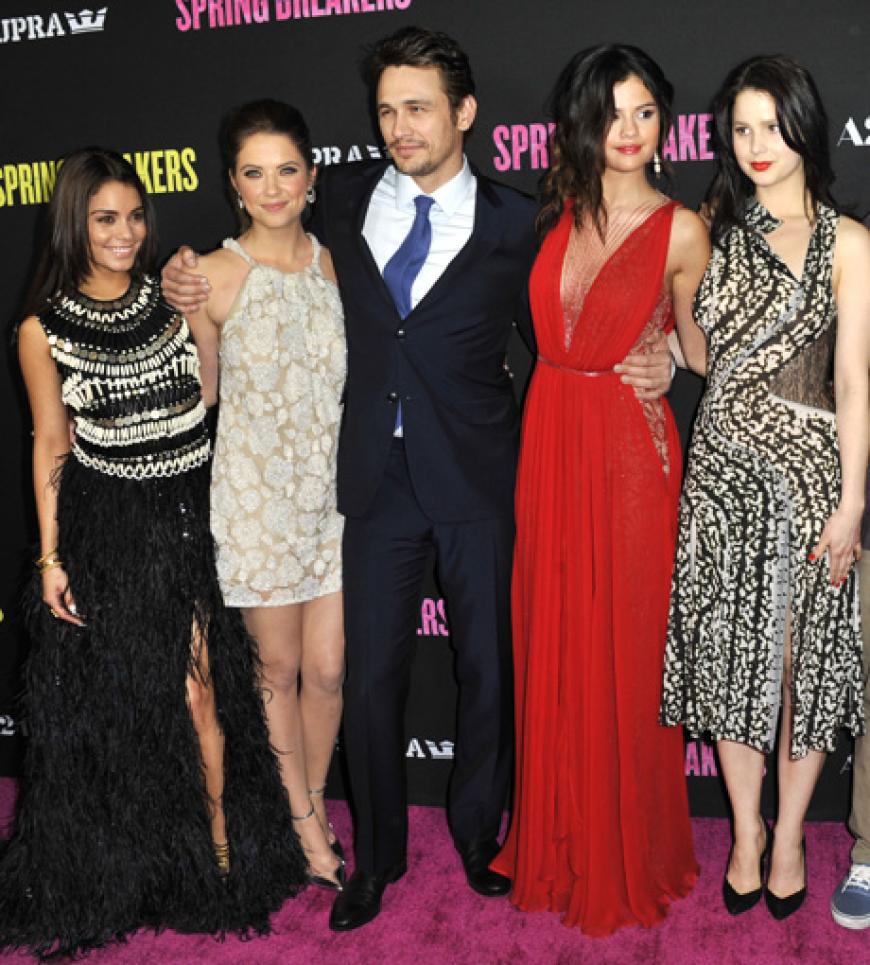 Auf der Premiere in L.A. steht die Schauspielerin immer im Arm von ihrem inoffiziellen Freund James Franco