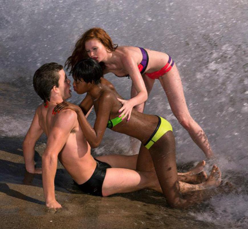 Karlin und Jana mussten mit Model Ole dem Meerwasser standhalten
