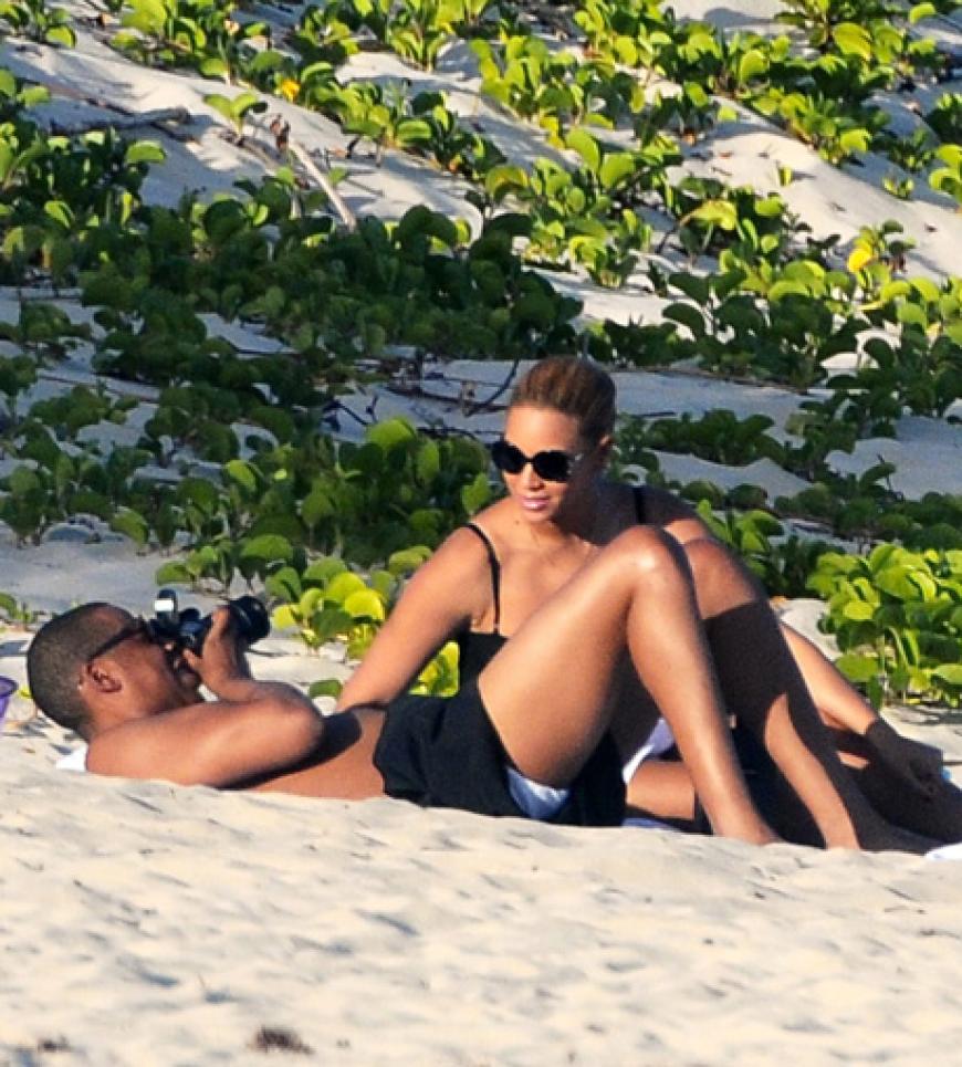 Gemeinsame Zeit zu zweit: Beyoncé Knowles und Jay-Z urlauben derzeit auf St. Barth. Schnappschüsse werden natürlich für das Fotoalbum geschossen