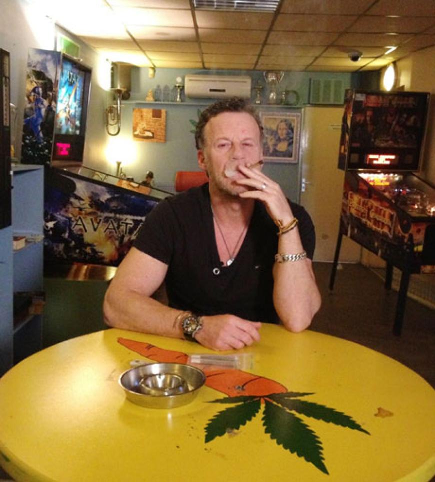Zum Schluss 6 Joints am Tag: Jenke von Wilmsdorff Zum Schluss 6 Joints am Tag: Jenke von Wilmsdorff
