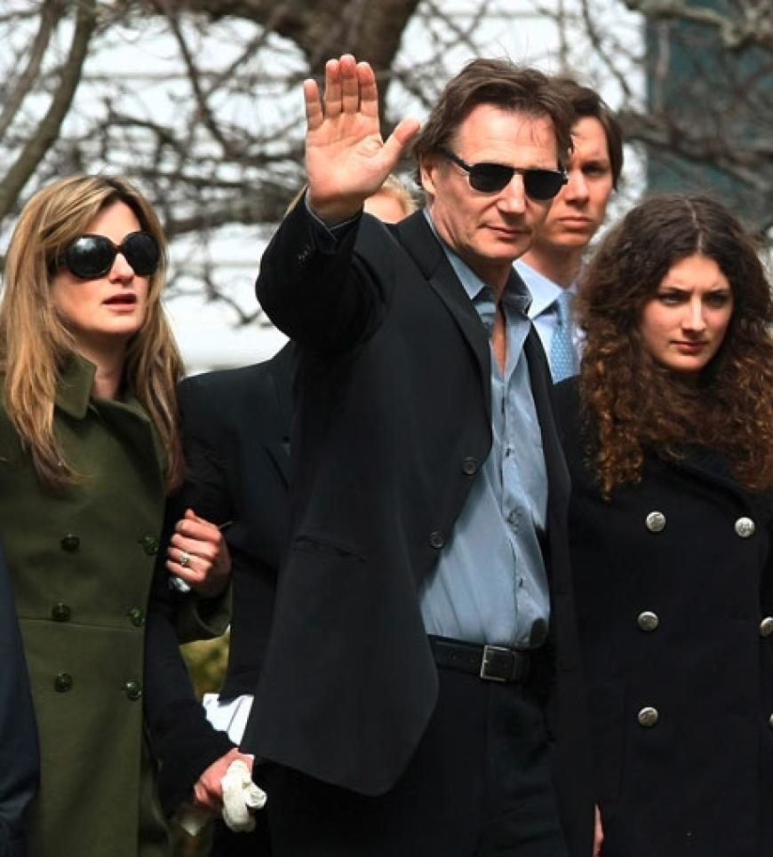Liam Neeson bei der Beerdigung sein geliebten Ehefrau