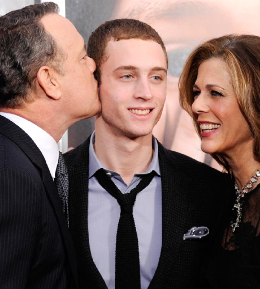 Tom Hanks freute sich sehr, dass seine Frau Rita Wilson und sein Sohn Chet ihn zu seiner Filmpremiere begleiteten