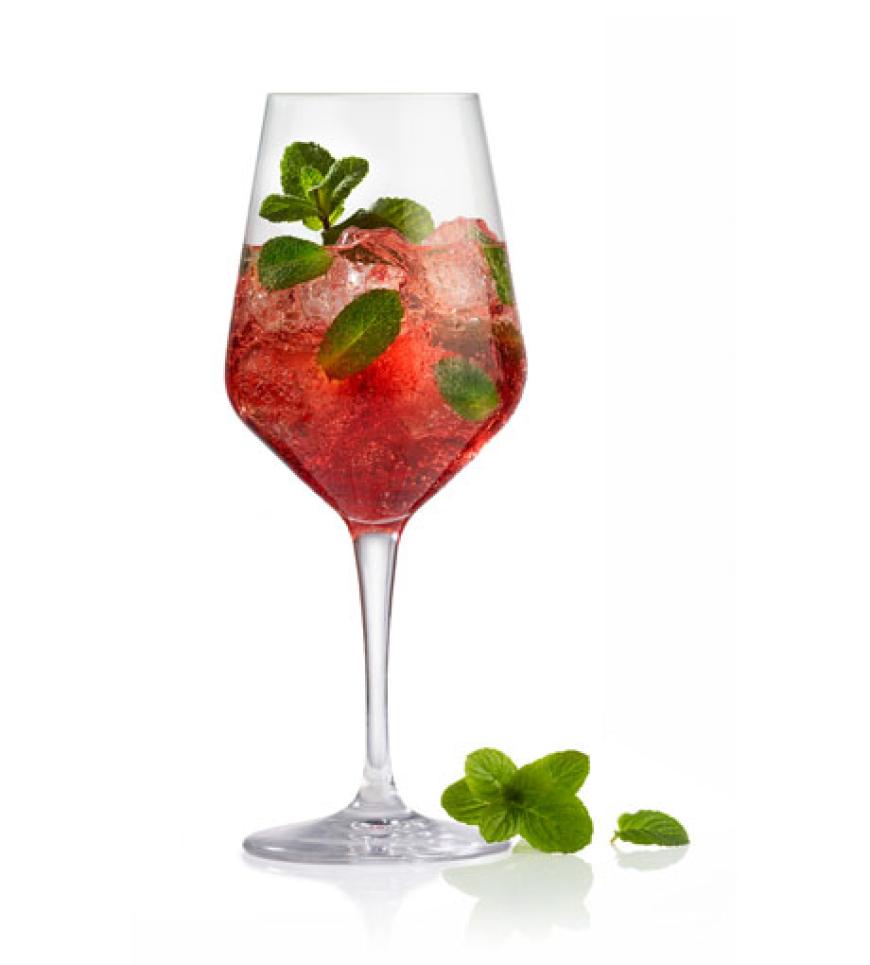 Wir sehen Rot. Am liebsten auf einer Rooftop-Bar nach der Arbeit. Besonders lecker: Tocco Rosso (Campari, Holunderblütensirup, Prosecco und Minze), der neue Drink aus dem Hause Campari. Prost!