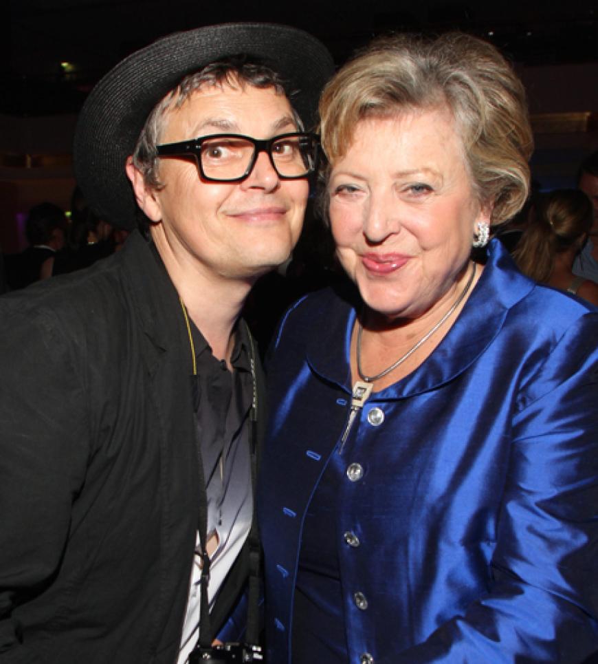 Marie-Luise Marjan poste mit Rolfe Scheider