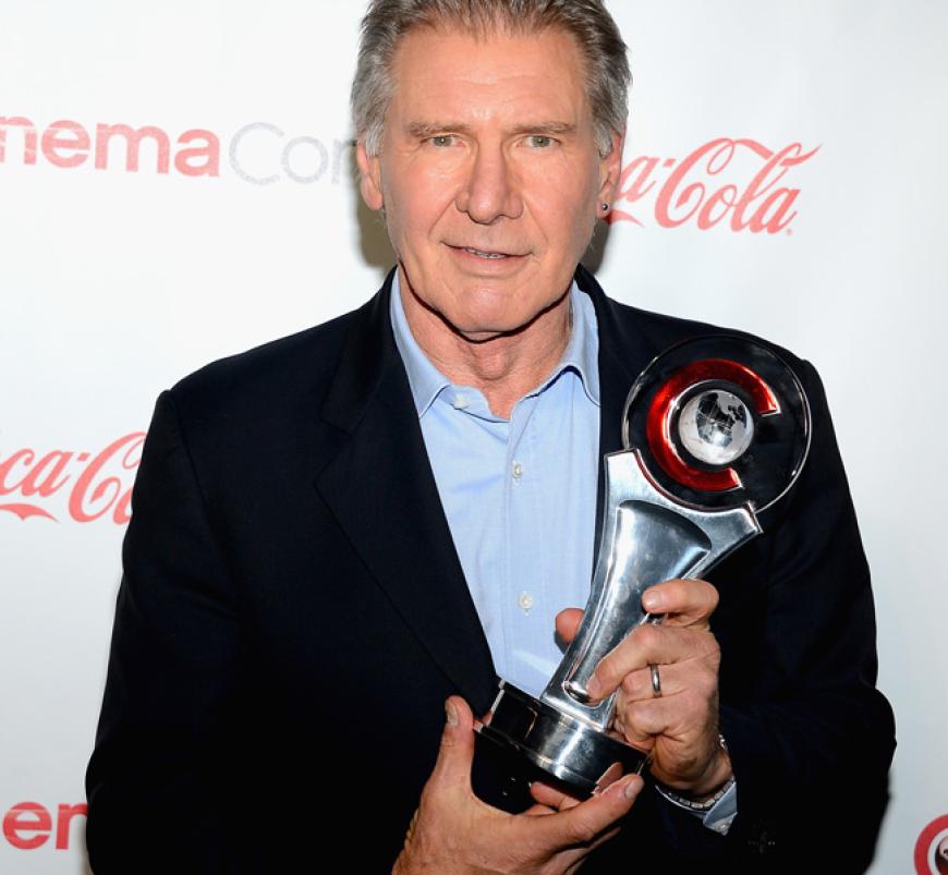 Am Donnerstag, 18. April 2013, wurden in Las Vegas ausgewählte Schauspieler mit einer Trophäe bei den CinemaCon Awards 2013 geehrt. Unter anderem: Hollywood-Star Harrison Ford, der für sein Lebenswerk geehrt wurde