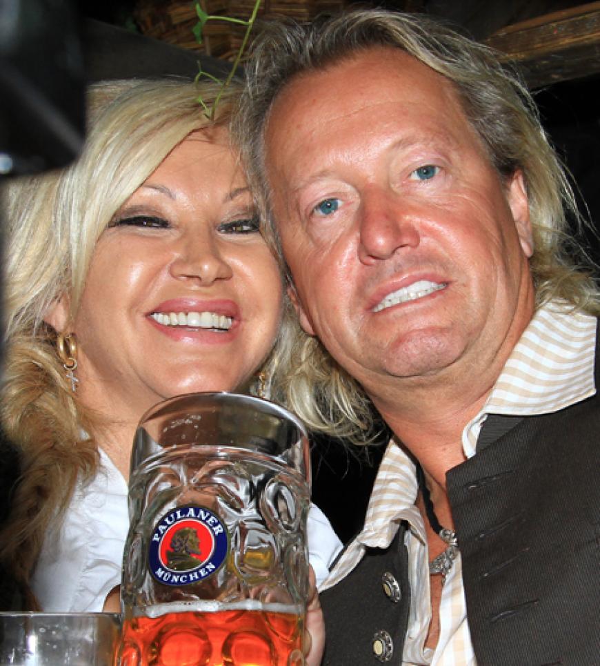 Von St. Tropez zum Tresentanz nach München: Ohne die Geissens - keine Party! Ob Carmen Geiss auch ihren aktuellen ersten Hit