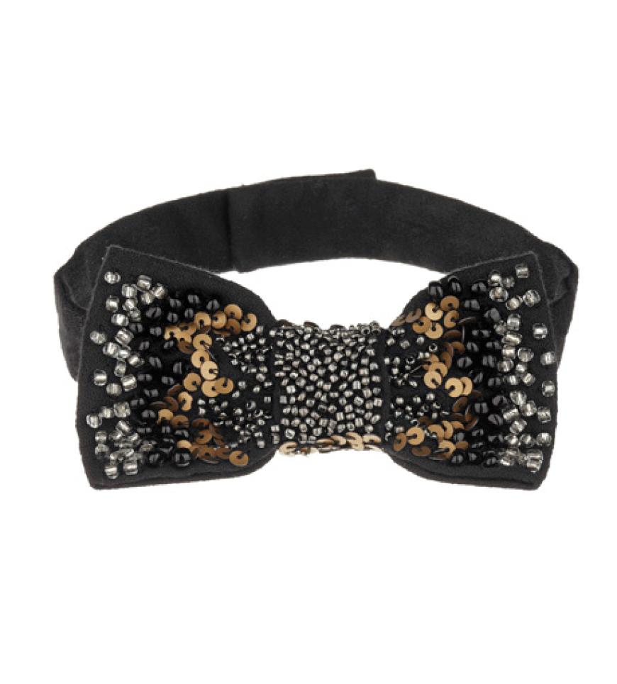 Ich flieg' auf Dich! Süßes Accessoire mit goldenen Pailletten und kleinen Perlen von Rich&Royal, ca. 50 Euro