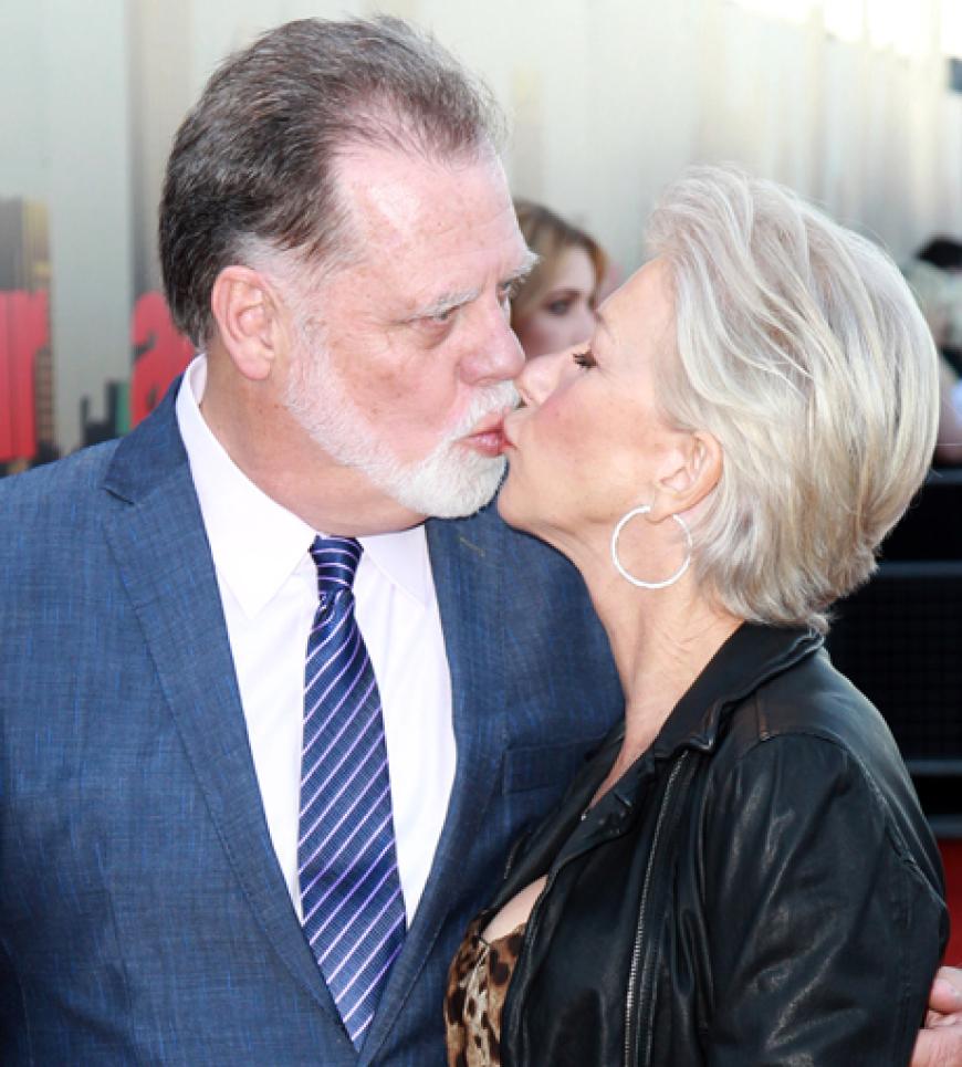 Küsse gabs aber nur für Ehemann Taylor Hackford