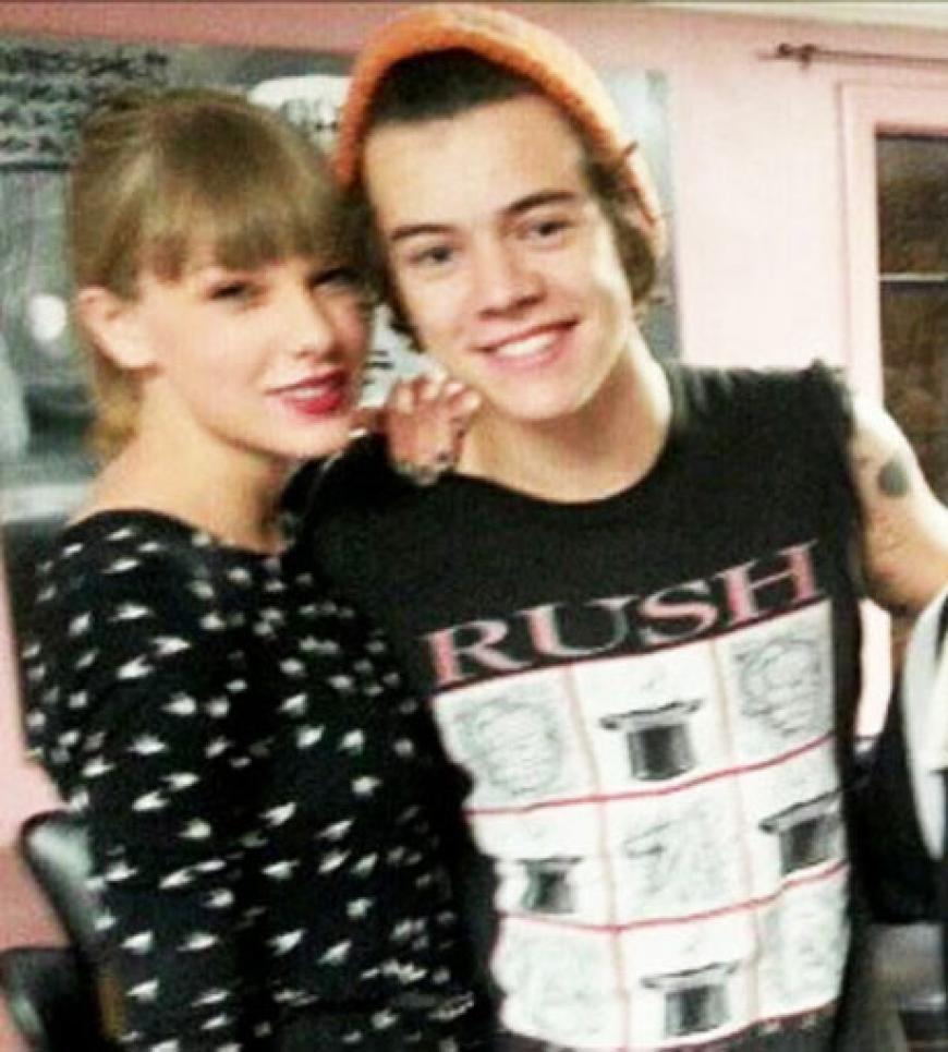 Zusammen mit Freundin Taylor Swift ging 1D Harry Styles ins Tattoo-Studio...