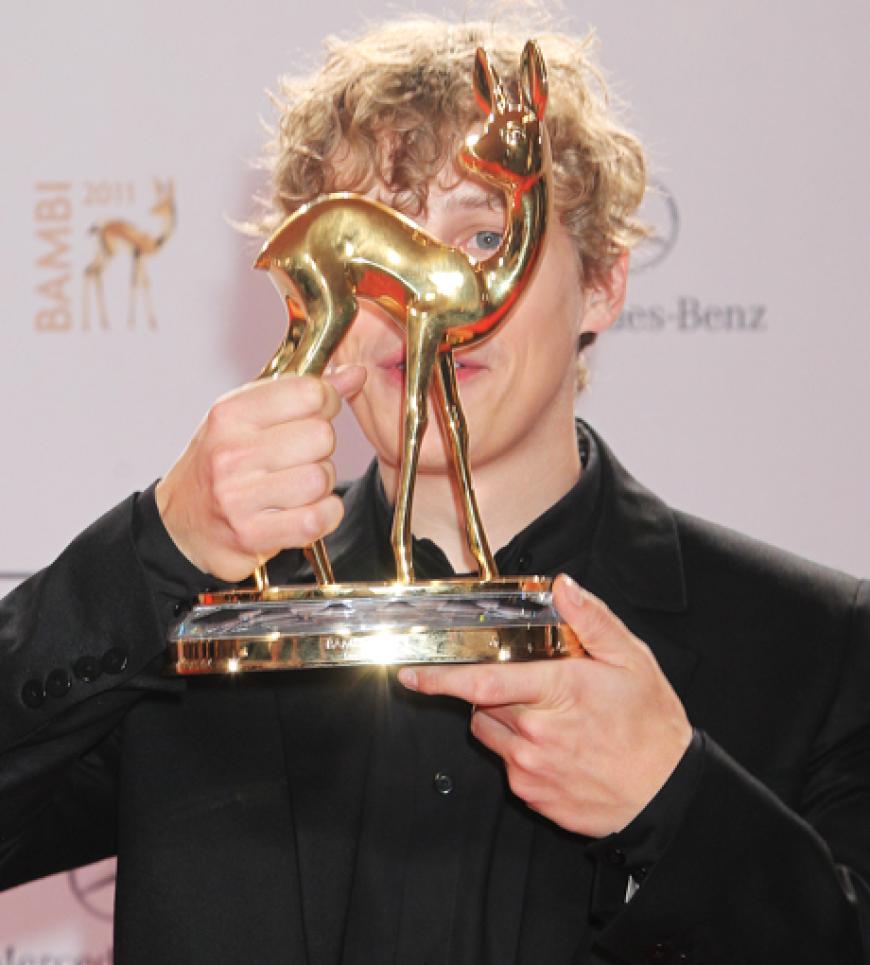 Ganz verliebt in seinen Bambi: Tim Bendzko