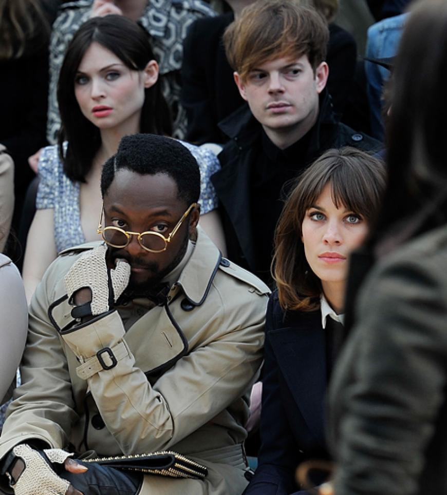 Derzeit dreht sich in London alles um das Thema Fashion. Kein Wunder, denn es ist Fashion Week! Stars, wie will.i.am, Mario Testino und Poppy Delivigne wurden schon gesichtet!