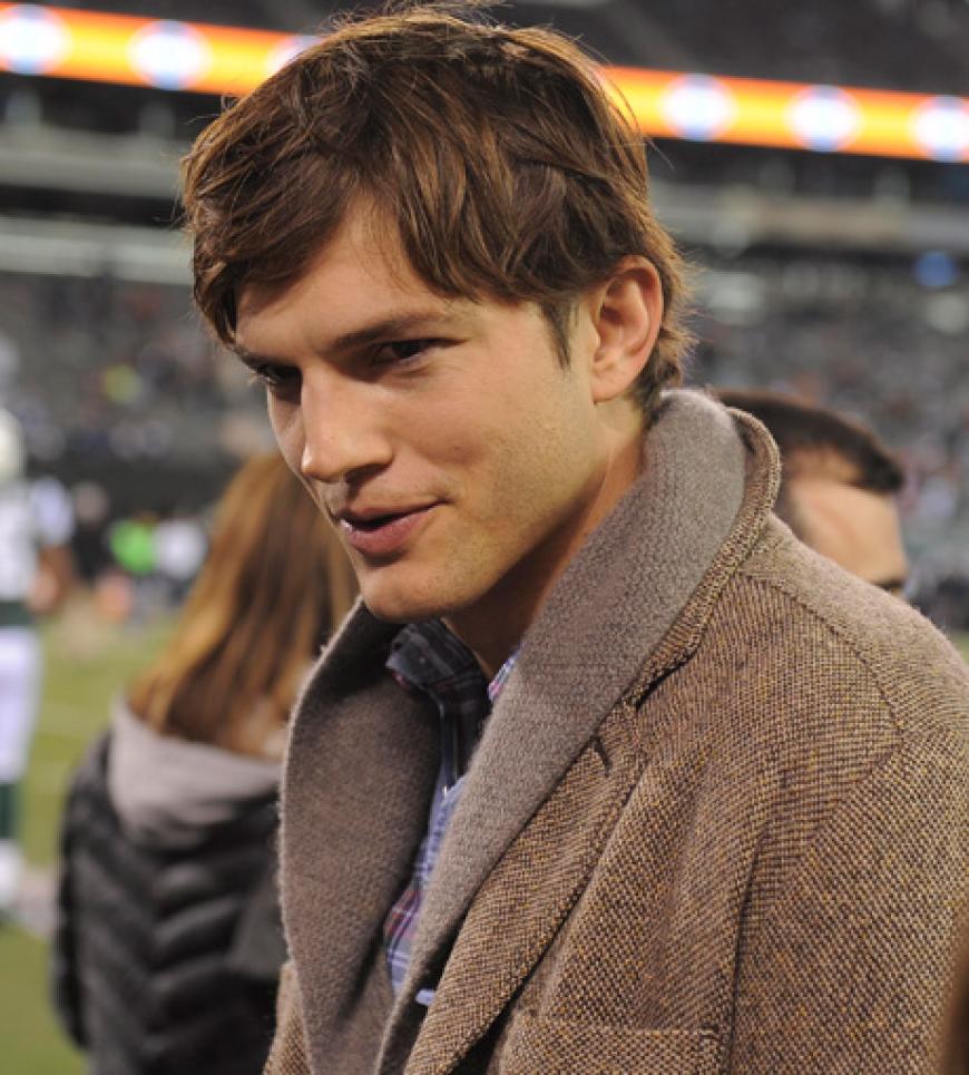 Neues Liebesglück? Ashton Kutcher scheint happy zu sein