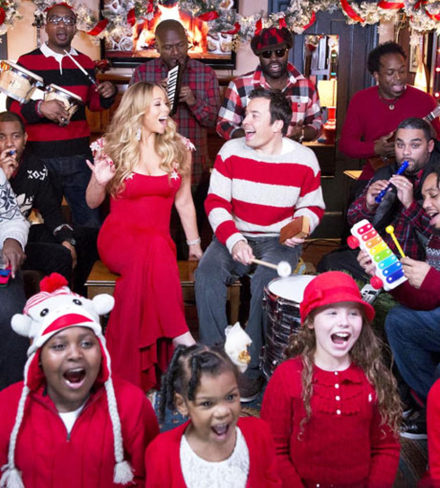 Mariah Carey ist zu Weihnachten auch mal nett und trat zusammen mit Jimmy Fallon in der Late Night Show auf.