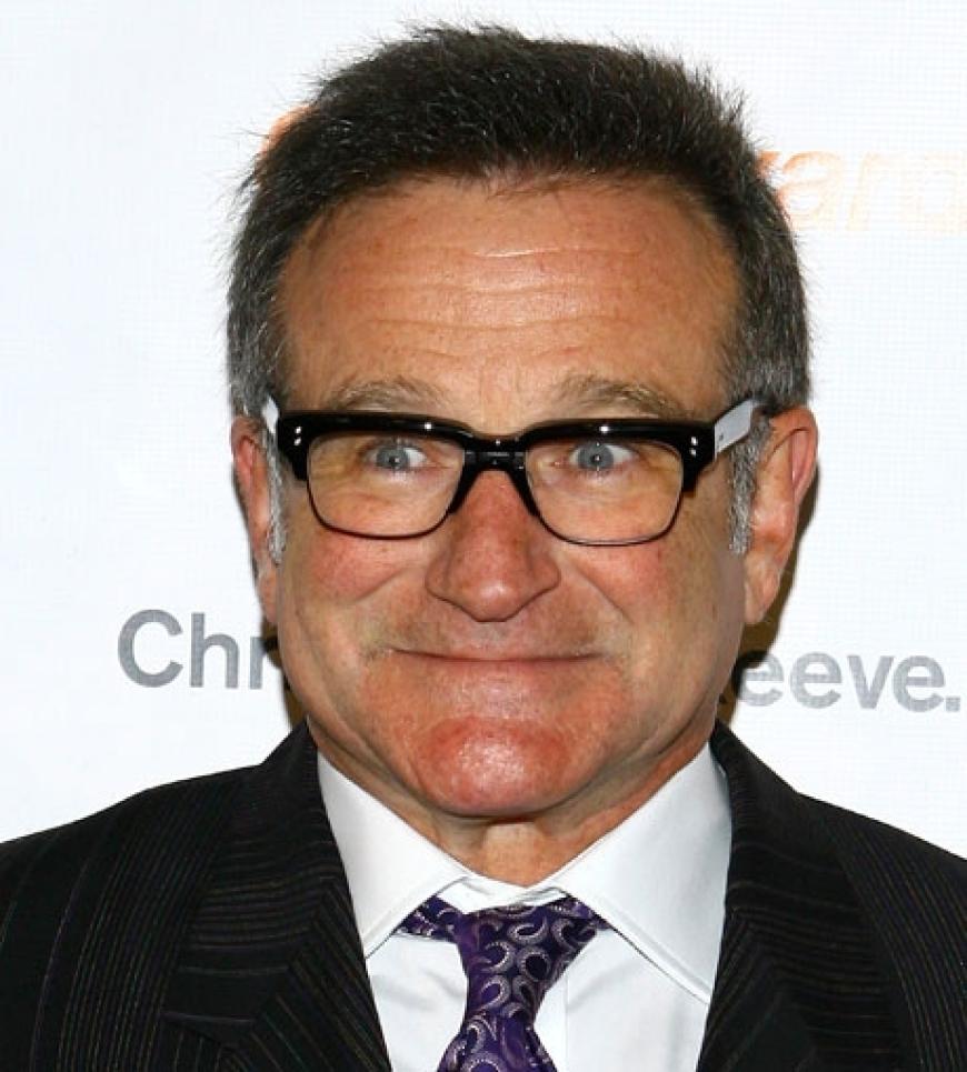Robin Williams mit Brille bei einer Filmpremiere