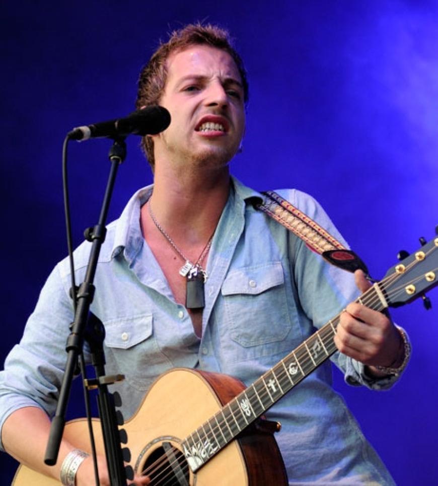 James Morrison an der Gitarre. Der Brite nahm sein Lieblings-Instrument nur selten aus der Hand