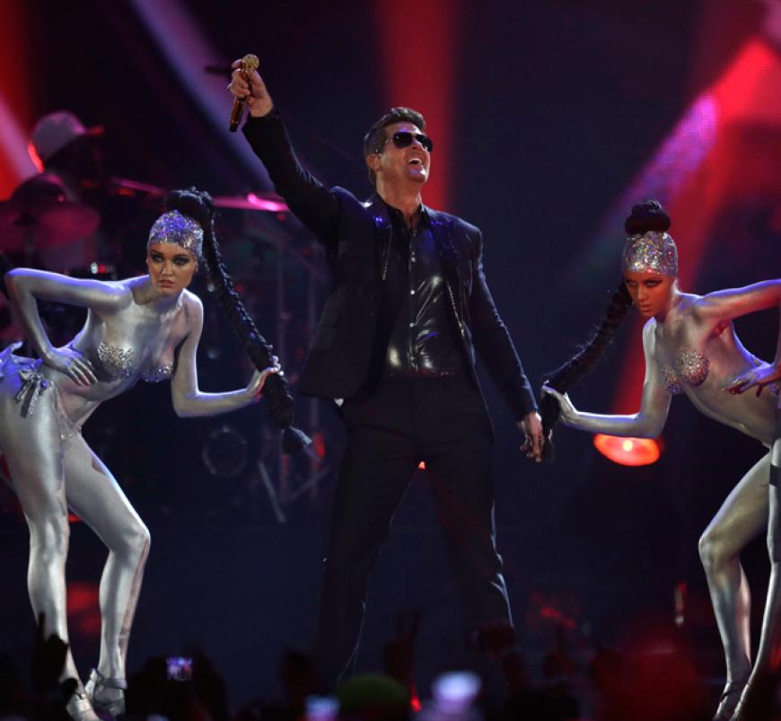 Mit Robin Thicke legte sie eine heiße Performance hin