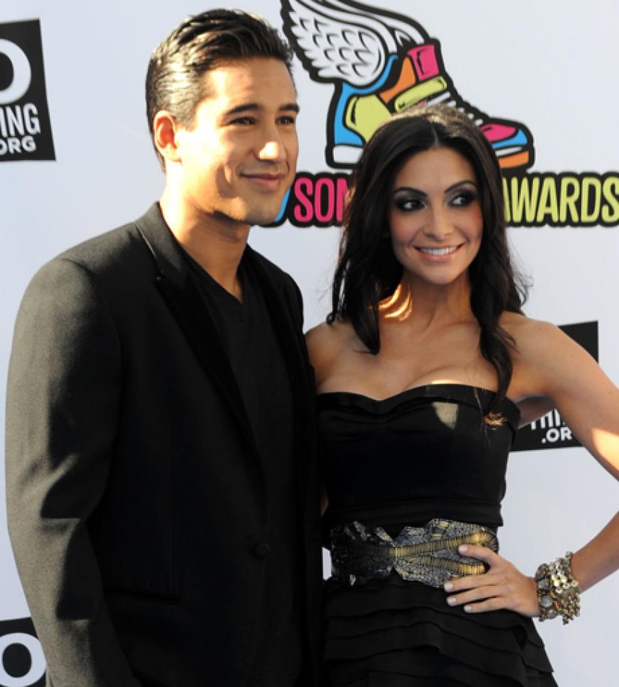 Bitte lächeln! Mario Lopez mit Courtney Mazza