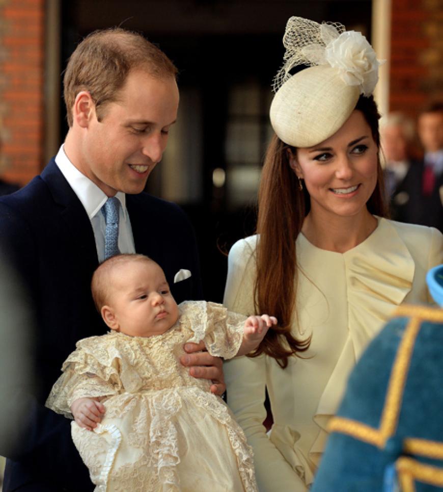 Drei Monate nach seiner Geburt, am 23. Oktober 2013, wird der kleine Prinz George im Kreise seiner Verwandten getauft