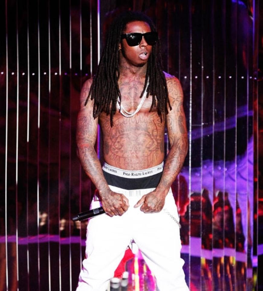 Rapper Lil Wayne trat bei den Awards 2008 oben ohne auf und präsentierte stolz seinen tätowierten Oberkörper