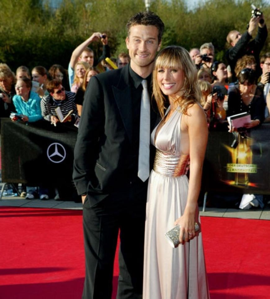 Immer noch sehr verliebt: Schauspieler Wayne Carpendale mit Freundin Annemarie Warnkross