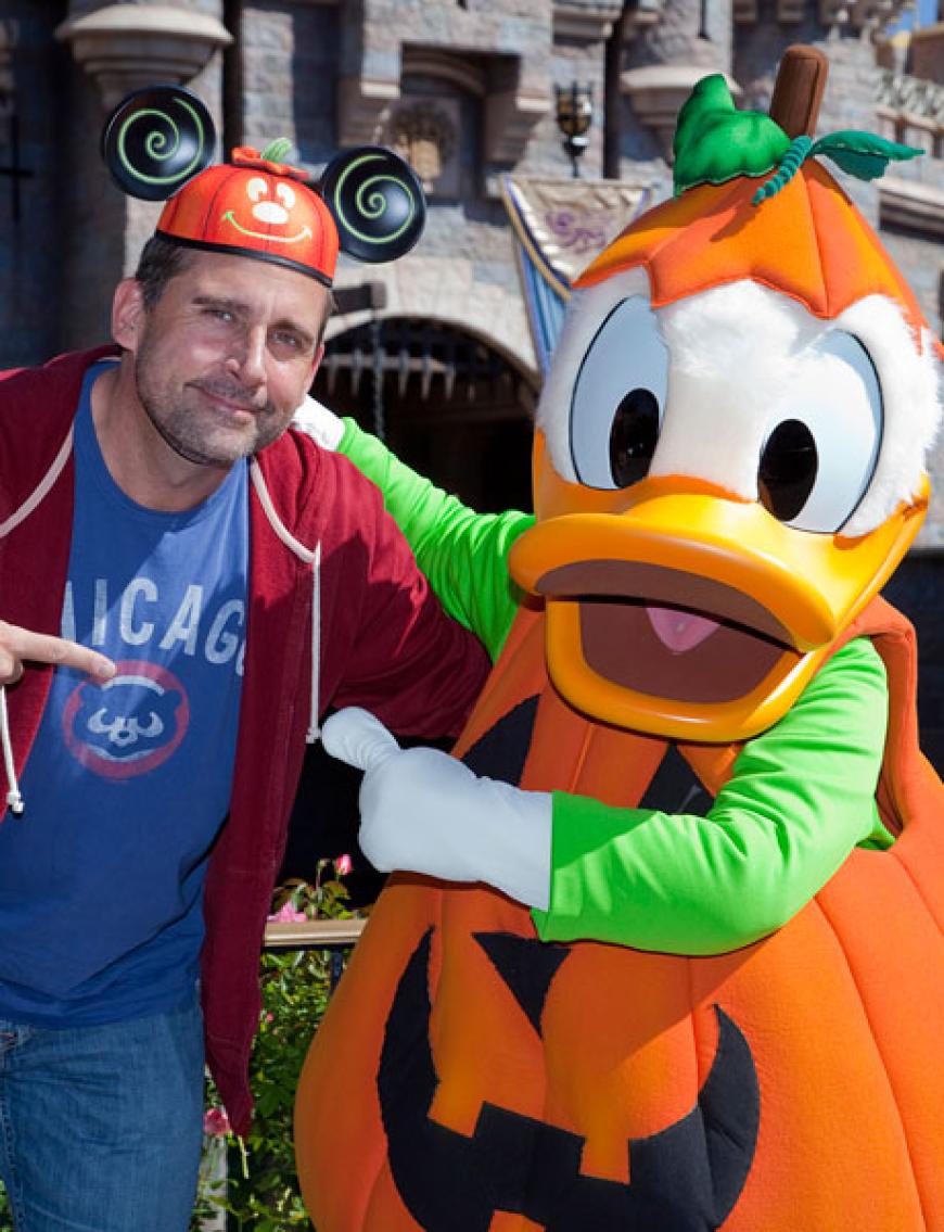 US-Comedian Steve Carell schnappte sich Donald Duck für ein kurzes Fotoshooting