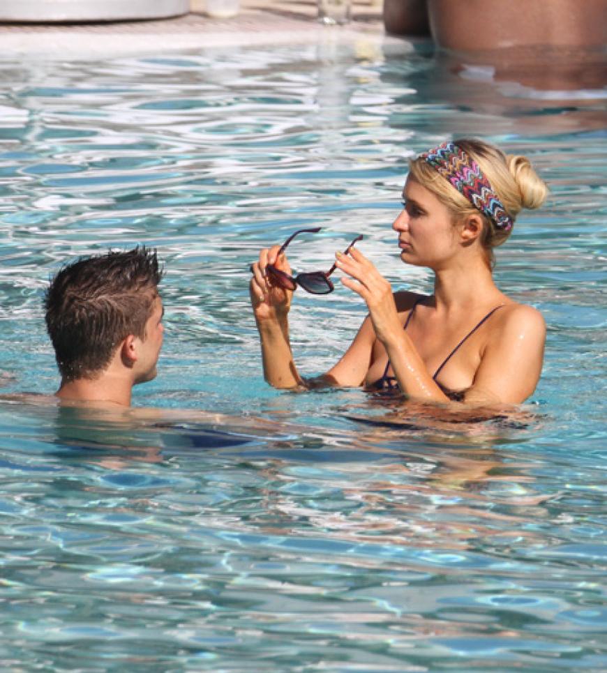 Paris Hilton ist verliebt! Mit ihrem Model-Freund genießt das It-Girl ein paar Urlaubstage in Miami