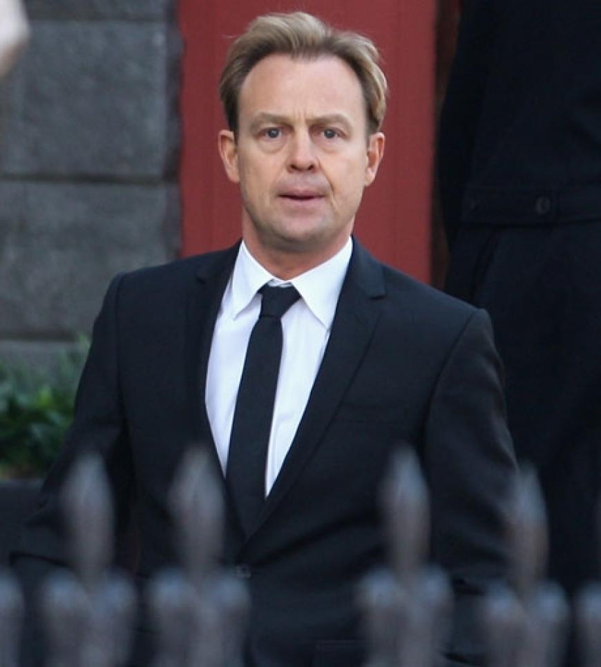 Sänger Jason Donovan wollte auch der Beerdigung beiwohnen. Insgesamt fanden 500 Trauergäste in der Kirche in Dublin Platz