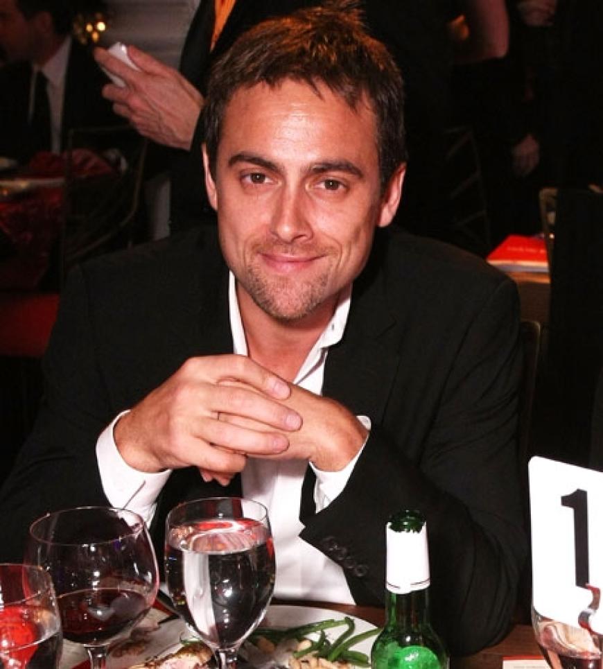 Stuart Townsend kam ohne Freundin Charlize Theron zur Veranstaltung. Die feierte am selben Abend bei den