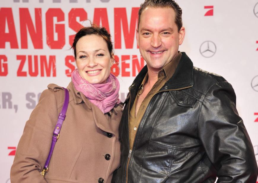 Schauspieler Christian Kahrmann mit Freundin Sandya