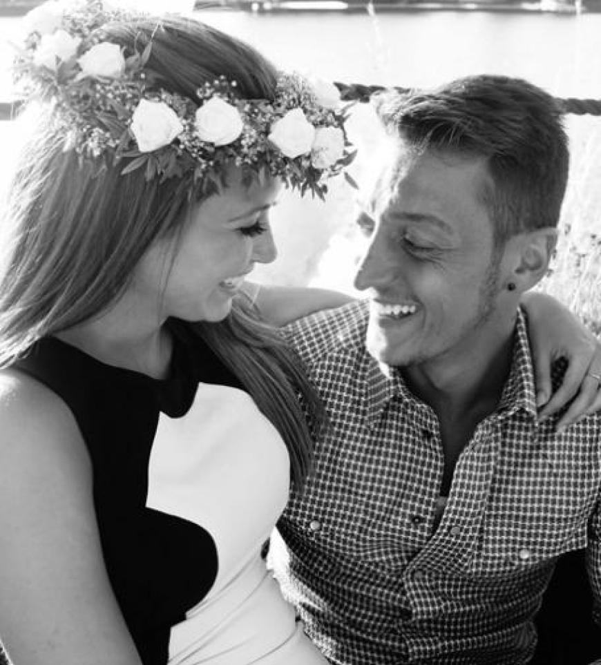 Das Ende einer großen Liebe? Mandy und Mesut galten als Traumpaar, posteten immer wieder süße Bilder - so wie dieses