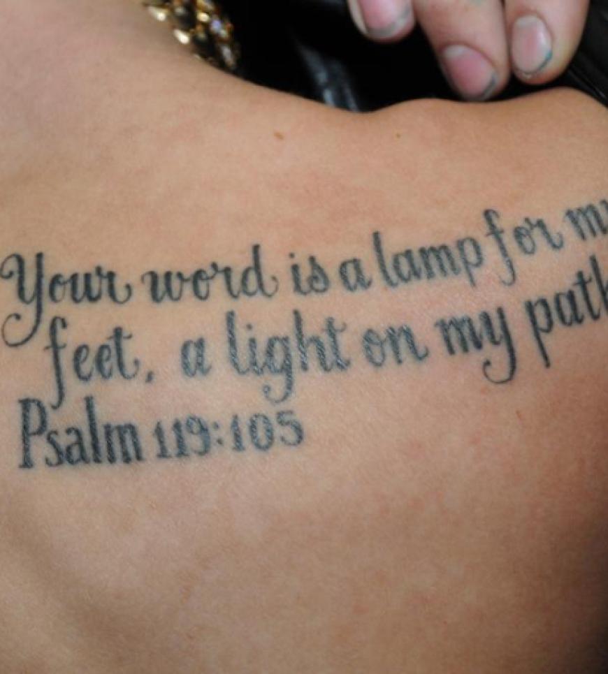 Psalm 1:1 Wohl dem, der nicht wandelt im Rat der Gottlosen noch tritt auf den Weg der Sünder noch sitzt, da die Spötter sitzen