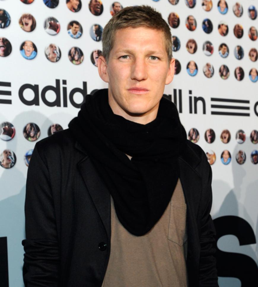 Bastian Schweinsteiger hatte keinen richtigen Grund zur Freude - kurz zuvor musste der Bayern-Star eine Niederlage gegen Inter Mailand einstecken.
