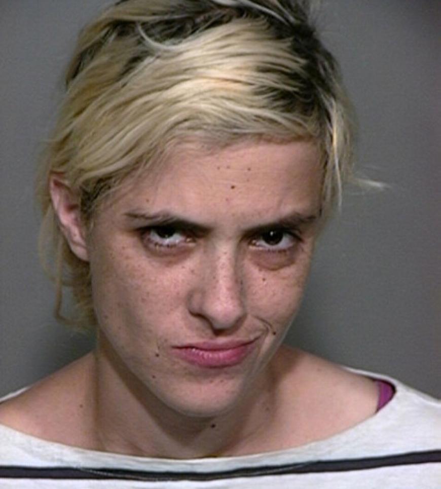 2011: Alkohol und dann Autofahren - das macht man nicht. Das dürfte nun auch DJane Samantha Ronson wissen. Sie wurde auf dem Weg nach Las Vegas von der Polizei aufgesammelt