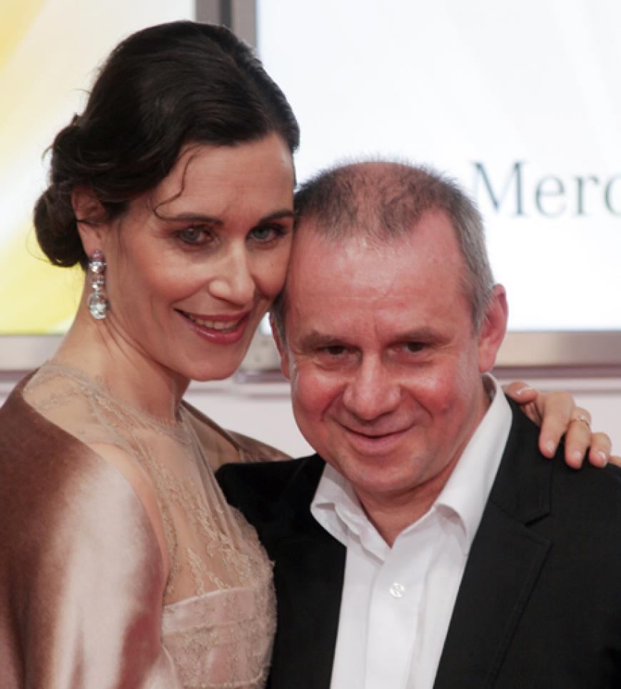 Nina Kunzendorf und Joachim Krol posieren für die Fotografen