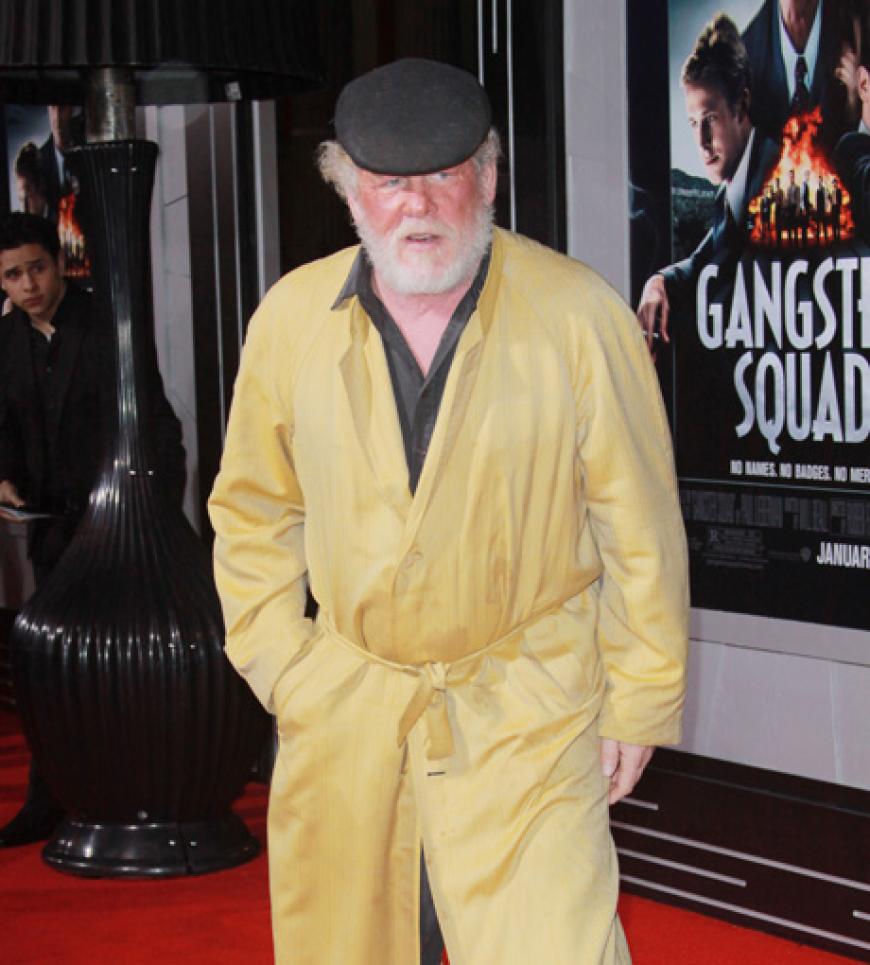 Der inzwischen 71-jährige Schauspieler Nick Nolte übertraf in diesem Outfit sogar Schauspielkollegin Emma Stone - leider im Negativen. Schlabberlook inklusive Bademantel, Jogginghose und Turnschuhe - das ist kein Premierenoutfit, Nick!