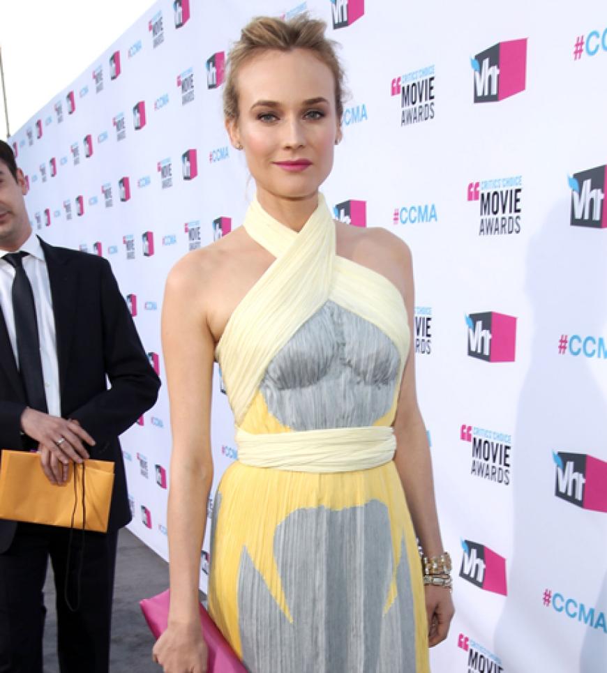 Wow, was für ein Blickfang! Die deutsche Schauspielerin Diane Kruger bezauberte in einer bodenlangen Robe von Prada