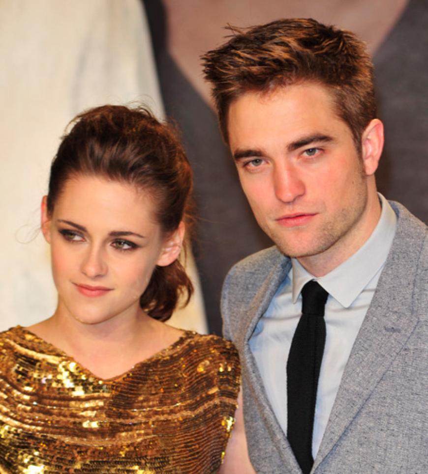 Nachdem Kristen Stewart ihren Freund Robert Pattinson mit dem Regisseur Rupert Sanders betrogen hatte, konnte der Betrogene seiner Liebsten zunächst nicht verzeihen und trennte sich. Seit Oktober sieht man die beiden