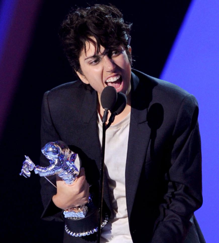 Ein Award ging an Jo Calderone. Jo, wer? Das ist die männliche Alter Ego von Popstar Lady Gaga!